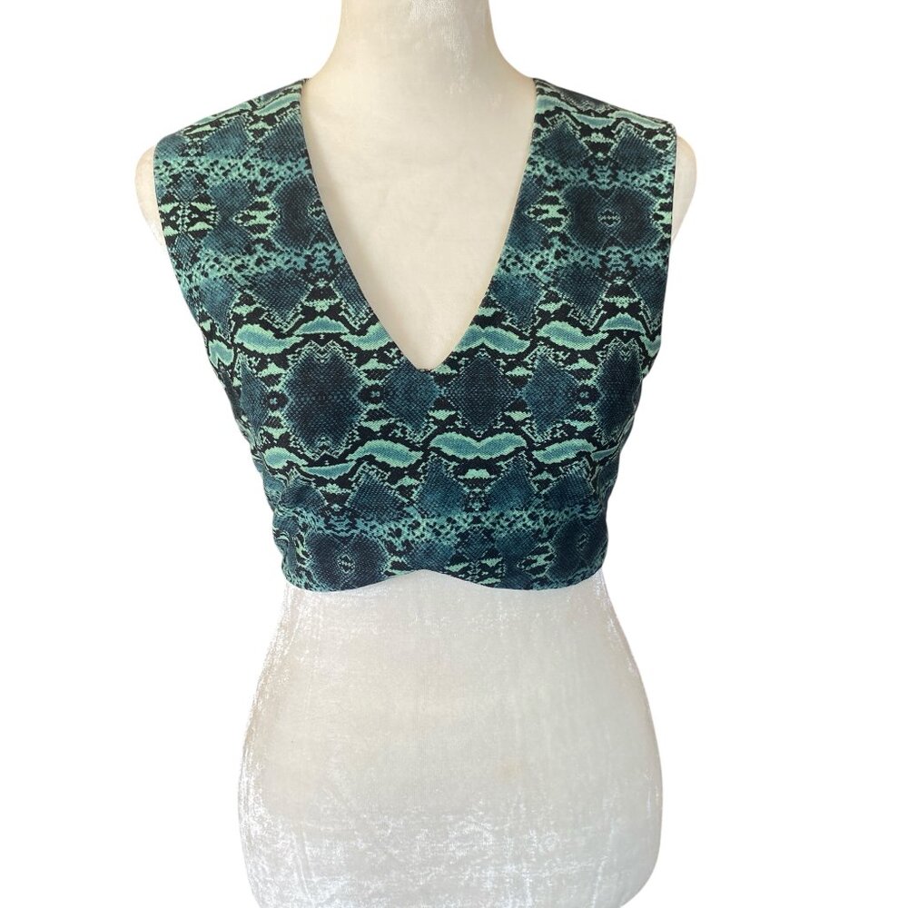 Zio New York women's small green and black full zip v-neck sleeveless crop top